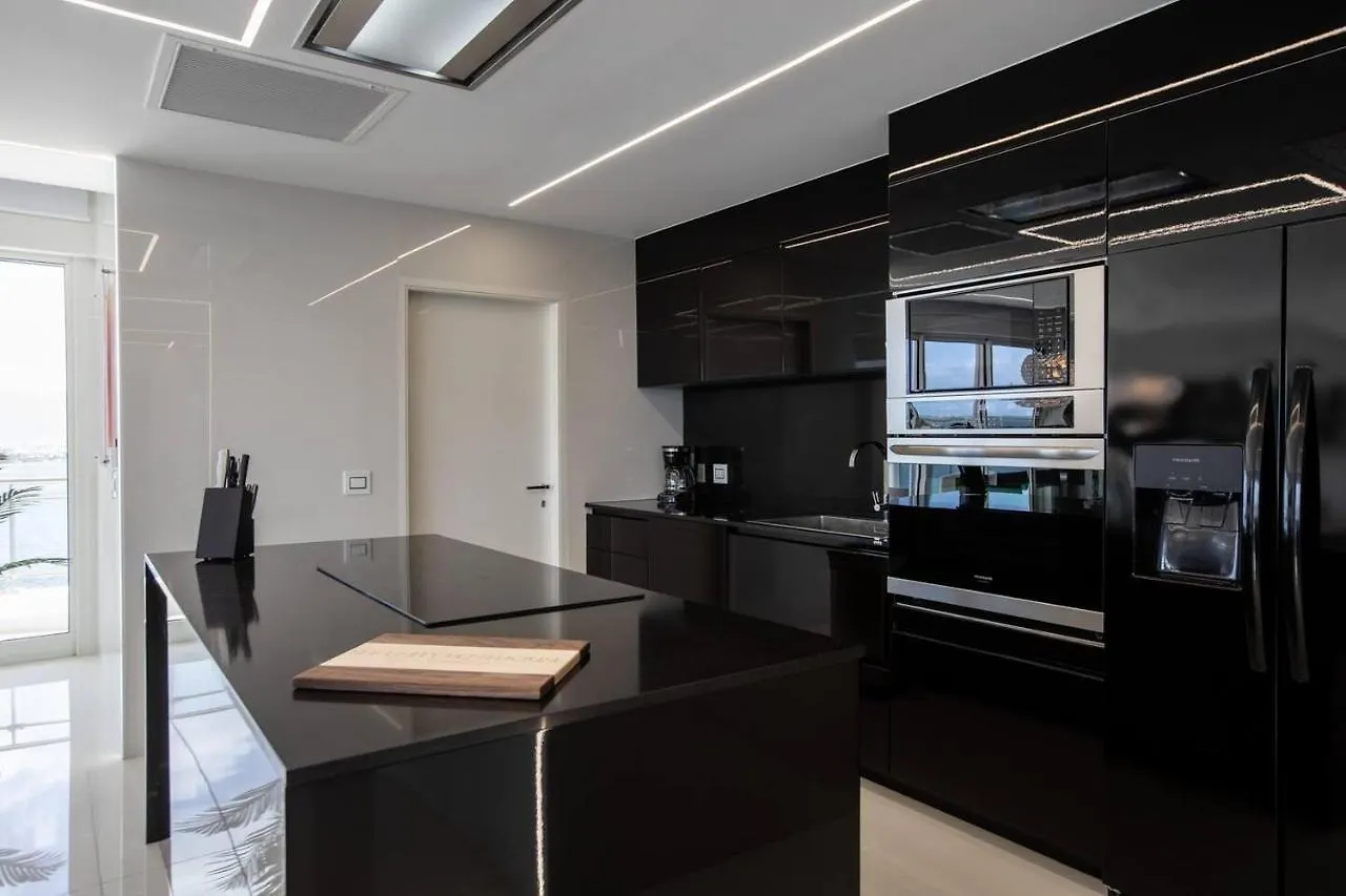 Serenity Penthouse - The Pinnacle Of Luxury Maho Lejlighed