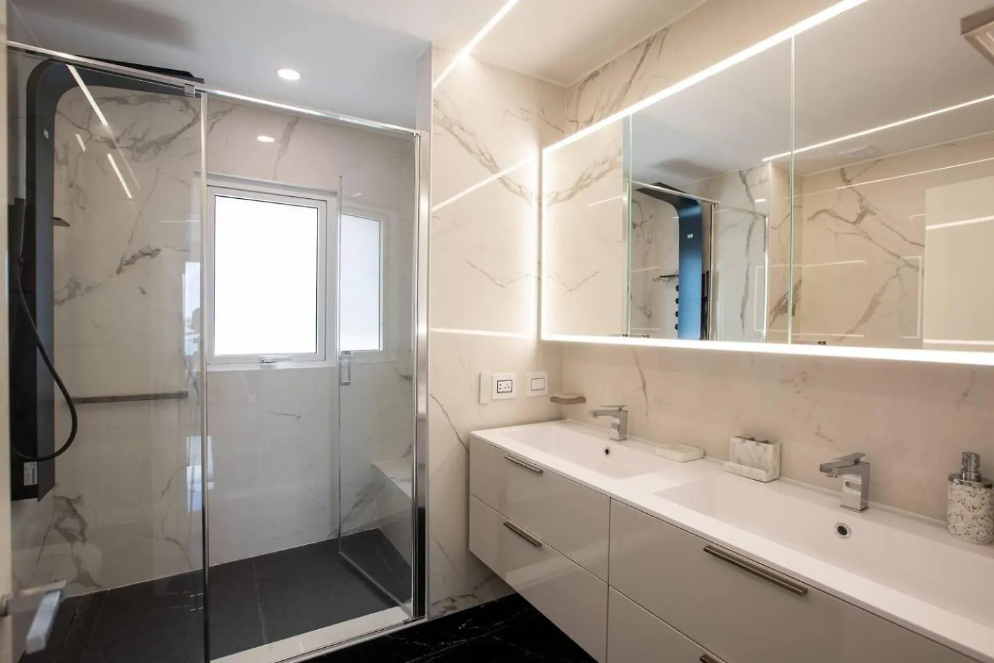 Serenity Penthouse - The Pinnacle Of Luxury Maho Lejlighed