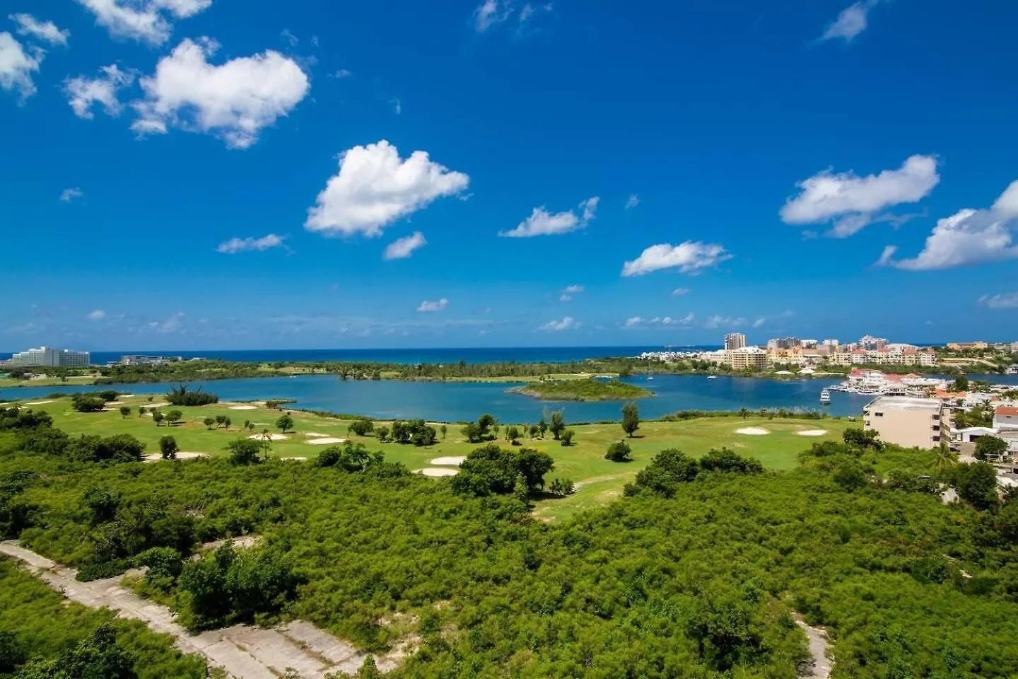 Serenity Penthouse - The Pinnacle Of Luxury Maho Sint Maarten