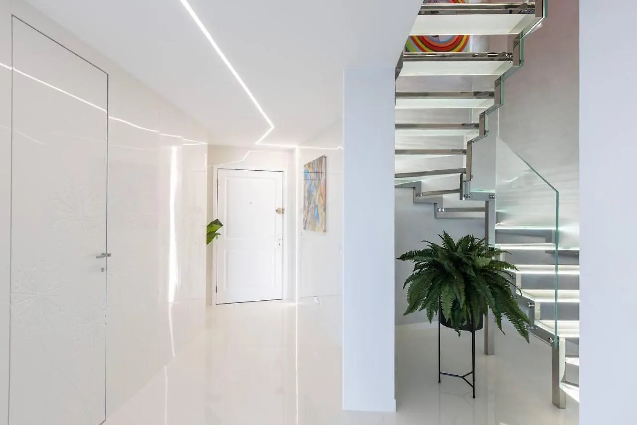 Serenity Penthouse - The Pinnacle Of Luxury Maho Appartement