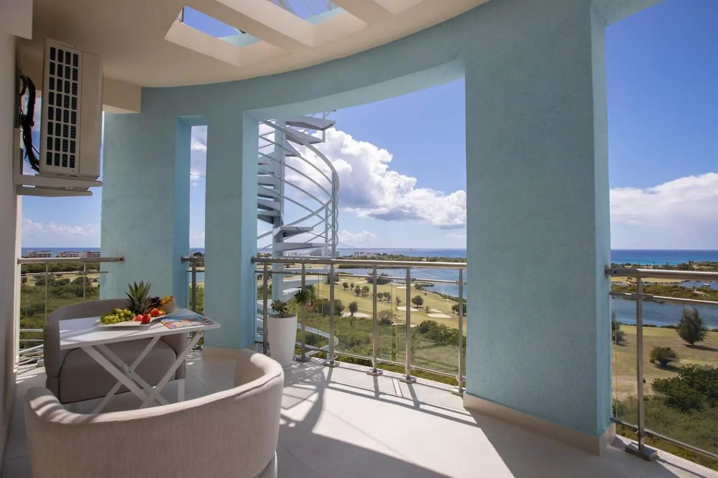 Serenity Penthouse - The Pinnacle Of Luxury Maho Appartement
